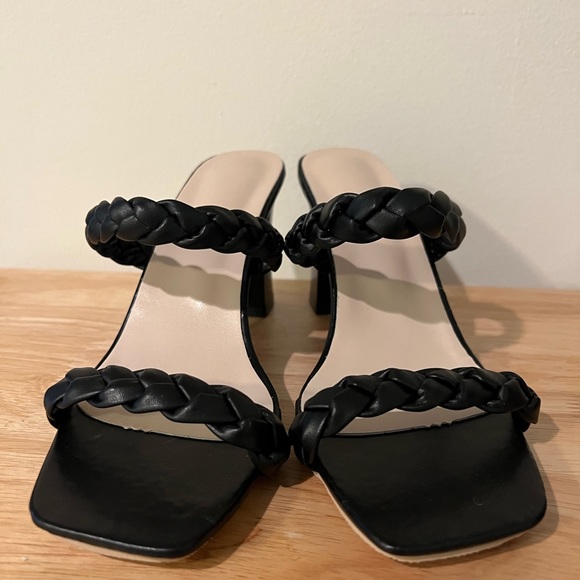 Black Heels - Picture 4 of 4